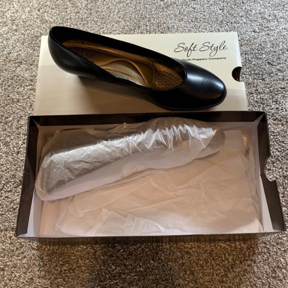 NIB Soft Style Heels Size 9.5 Black